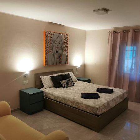 La Dimora Degli Artisti Bed & Breakfast Пескара Екстериор снимка