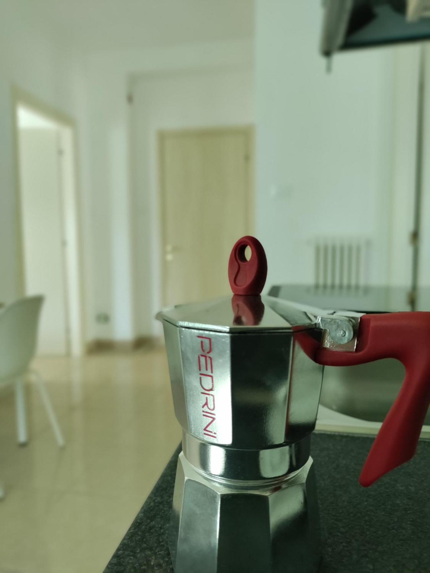 La Dimora Degli Artisti Bed & Breakfast Пескара Стая снимка