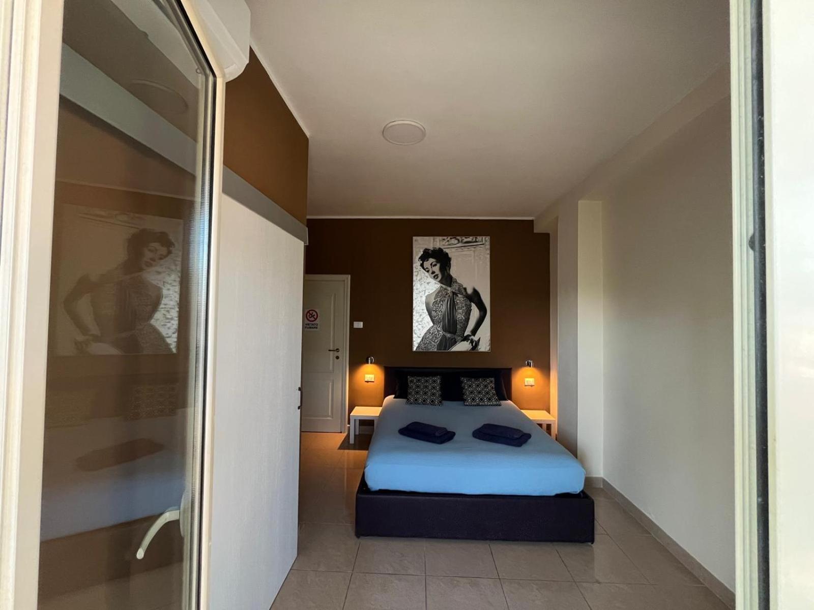 La Dimora Degli Artisti Bed & Breakfast Пескара Стая снимка